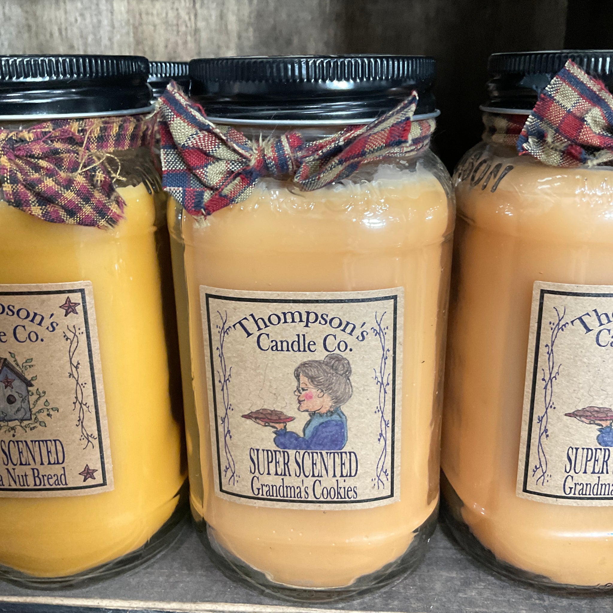 Thompson's Candle Co. 20 OZ Mason Jar Candles- Grandma’s Cookies